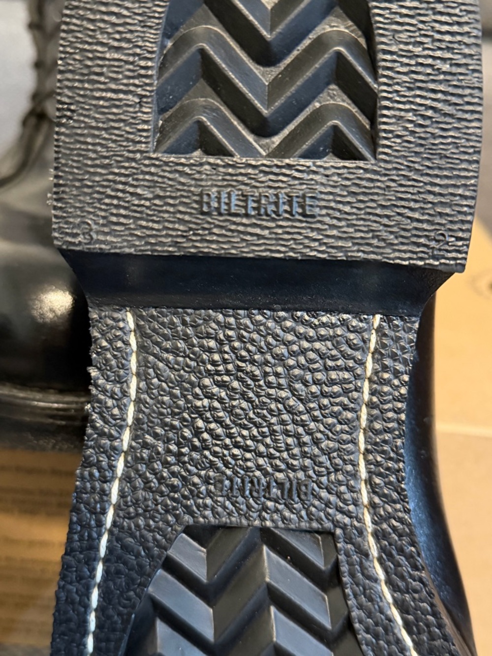 Biltrite Classic Men's Black Leather Boots - Picture 4 of 5